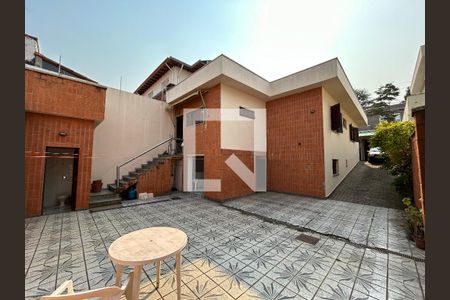 Casa à venda com 250m², 3 quartos e 4 vagas Casa à venda com 250m², 3 quartos e 4 vagasQuintal