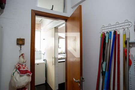 Apartamento à venda com 102m², 3 quartos e 2 vagas Apartamento à venda com 102m², 3 quartos e 2 vagasQuarto de Serviço