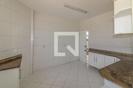 Apartamento à venda com 376m², 3 quartos e 3 vagas Apartamento à venda com 376m², 3 quartos e 3 vagasCozinha