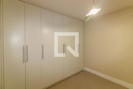 Apartamento à venda com 376m², 3 quartos e 3 vagas Apartamento à venda com 376m², 3 quartos e 3 vagasQuarto 2