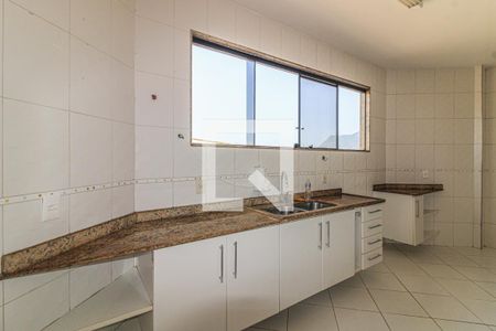 Apartamento à venda com 376m², 3 quartos e 3 vagas Apartamento à venda com 376m², 3 quartos e 3 vagasCozinha