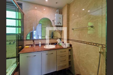 Apartamento à venda com 135m², 4 quartos e 2 vagasBanheiro da Suíte