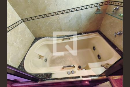 Apartamento à venda com 135m², 4 quartos e 2 vagasBanheiro da Suíte