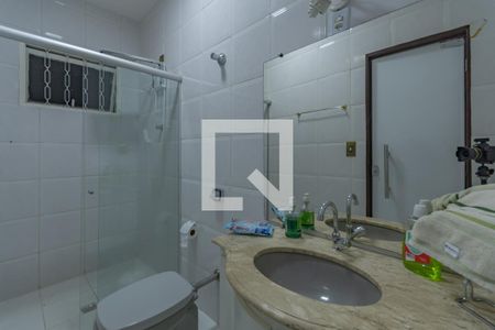 Casa à venda com 245m², 4 quartos e 4 vagas Casa à venda com 245m², 4 quartos e 4 vagasBanheiro Suíte 2