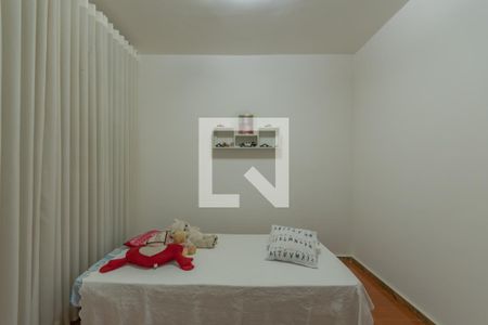 Casa à venda com 245m², 4 quartos e 4 vagas Casa à venda com 245m², 4 quartos e 4 vagasQuarto 1