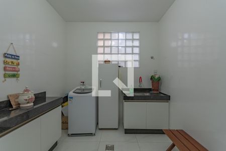 Casa à venda com 245m², 4 quartos e 4 vagas Casa à venda com 245m², 4 quartos e 4 vagasÁrea de Serviço