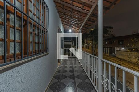Casa à venda com 245m², 4 quartos e 4 vagas Casa à venda com 245m², 4 quartos e 4 vagasQuarto 2 - Varanda