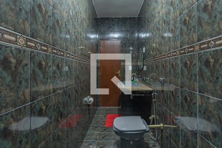 Casa à venda com 245m², 4 quartos e 4 vagas Casa à venda com 245m², 4 quartos e 4 vagasBanheiro Social 1