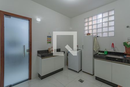 Casa à venda com 245m², 4 quartos e 4 vagas Casa à venda com 245m², 4 quartos e 4 vagasÁrea de Serviço