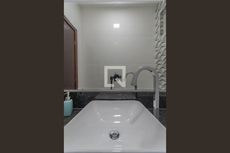 Casa à venda com 245m², 4 quartos e 4 vagas Casa à venda com 245m², 4 quartos e 4 vagasBanheiro Social 2