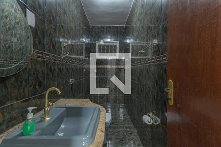 Casa à venda com 245m², 4 quartos e 4 vagas Casa à venda com 245m², 4 quartos e 4 vagasBanheiro Social 1