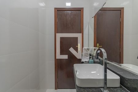 Casa à venda com 245m², 4 quartos e 4 vagas Casa à venda com 245m², 4 quartos e 4 vagasBanheiro Social 2