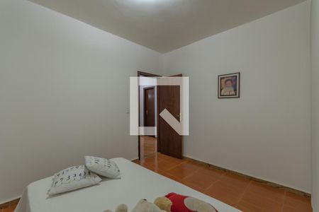 Casa à venda com 245m², 4 quartos e 4 vagas Casa à venda com 245m², 4 quartos e 4 vagasQuarto 1