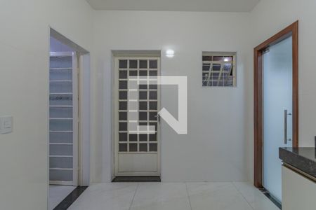 Casa à venda com 245m², 4 quartos e 4 vagas Casa à venda com 245m², 4 quartos e 4 vagasÁrea de Serviço