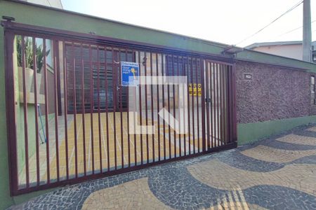 Casa à venda com 204m², 2 quartos e 1 vagaFachada 