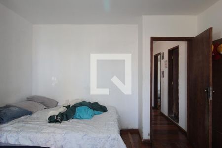Casa à venda com 200m², 3 quartos e 10 vagasSuite