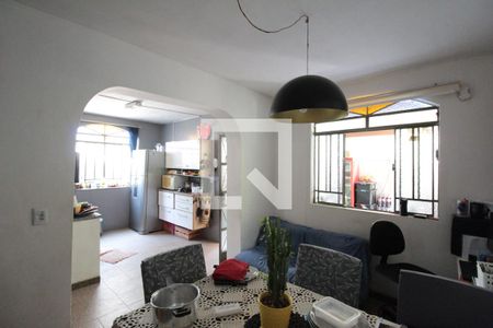 Casa à venda com 200m², 3 quartos e 10 vagasCopa