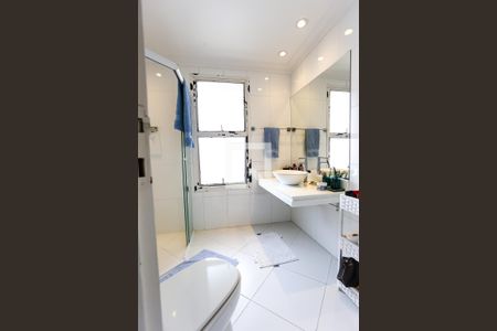 Apartamento à venda com 210m², 4 quartos e 3 vagasBanheiro 1