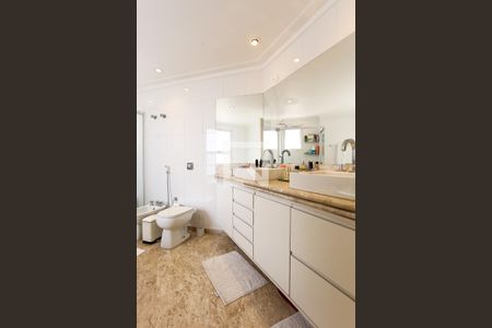 Apartamento à venda com 210m², 4 quartos e 3 vagasBanheiro 2