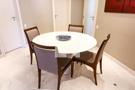 Apartamento à venda com 210m², 4 quartos e 3 vagasSala de Jantar