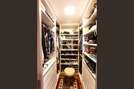 Apartamento à venda com 210m², 4 quartos e 3 vagasCloset