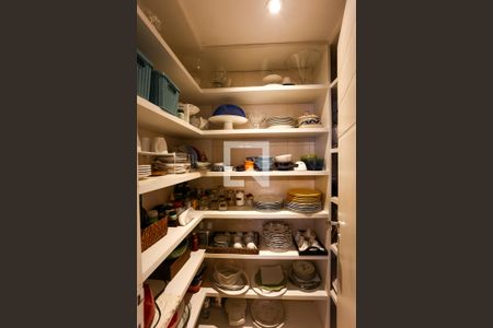 Apartamento à venda com 210m², 4 quartos e 3 vagasDespensa