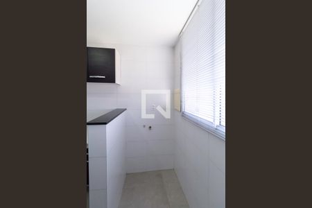 Apartamento à venda com 160m², 3 quartos e 2 vagas Apartamento à venda com 160m², 3 quartos e 2 vagasCozinha e Área de Serviço