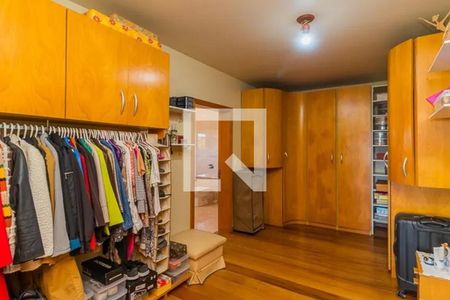 Casa à venda com 341m², 3 quartos e 4 vagasCloset Quarto 2