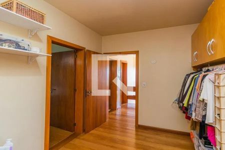 Casa à venda com 341m², 3 quartos e 4 vagasCloset Quarto 2