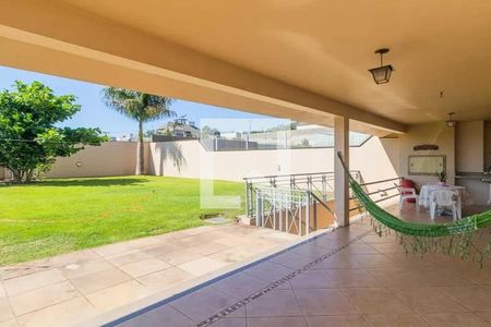 Casa à venda com 341m², 3 quartos e 4 vagasÁrea externa 