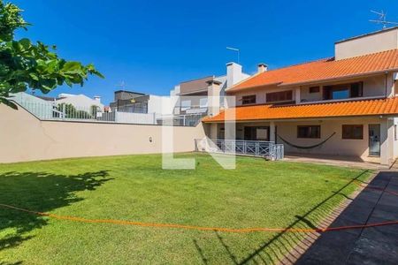 Casa à venda com 341m², 3 quartos e 4 vagasÁrea externa 
