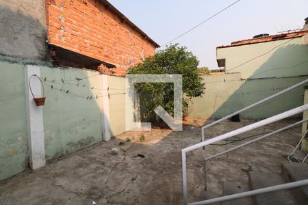 Casa à venda com 77m², 1 quarto e 1 vagaQuintal