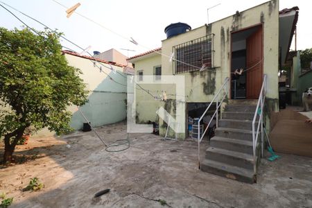Casa à venda com 77m², 1 quarto e 1 vagaQuintal