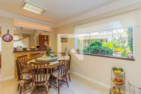 Casa à venda com 500m², 3 quartos e 4 vagasSala