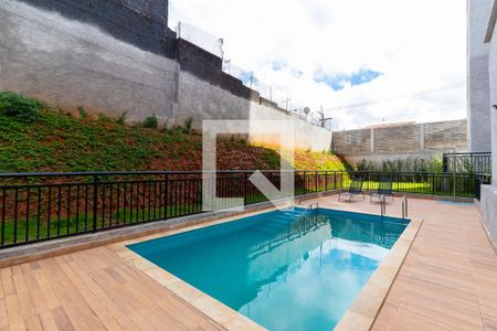 Apartamento à venda com 33m², 2 quartos e sem vaga Apartamento à venda com 33m², 2 quartos e sem vagaÁrea comum - Piscina