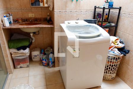 Apartamento à venda com 110m², 2 quartos e 3 vagas Apartamento à venda com 110m², 2 quartos e 3 vagasLavanderia