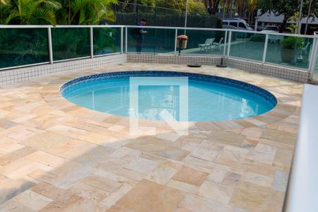 Apartamento à venda com 110m², 2 quartos e 3 vagas Apartamento à venda com 110m², 2 quartos e 3 vagasÁrea comum - Piscina