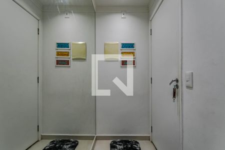 Hall de entrada de apartamento para alugar com 2 quartos, 48m² em Vila Mogilar, Mogi das Cruzes