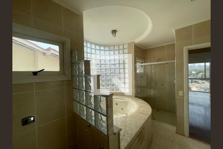 Casa de condomínio para alugar com 650m², 5 quartos e 4 vagas Casa de condomínio para alugar com 650m², 5 quartos e 4 vagasBanheiro da Suíte 1