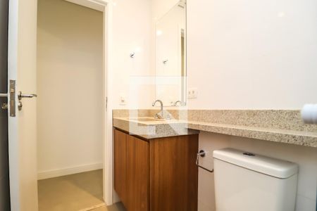 Banheiro de kitnet/studio para alugar com 1 quarto, 33m² em Aclimação, São Paulo
