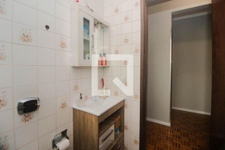 Casa à venda com 234m², 3 quartos e 2 vagas Casa à venda com 234m², 3 quartos e 2 vagasBanheiro Social