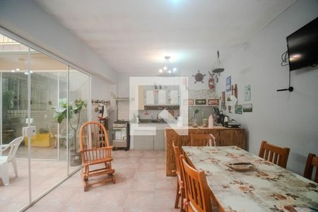 Casa à venda com 234m², 3 quartos e 2 vagas Casa à venda com 234m², 3 quartos e 2 vagasGaragem