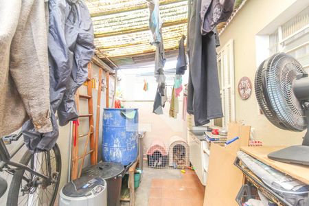 Casa à venda com 200m², 4 quartos e 3 vagas Casa à venda com 200m², 4 quartos e 3 vagasÁrea externa