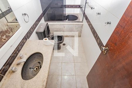 Casa à venda com 150m², 3 quartos e 2 vagas Casa à venda com 150m², 3 quartos e 2 vagasBanheiro Social