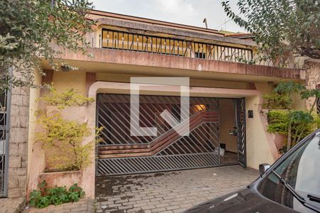 Casa à venda com 150m², 3 quartos e 2 vagas Casa à venda com 150m², 3 quartos e 2 vagasFachada