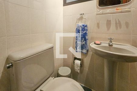 Casa de condomínio para alugar com 290m², 4 quartos e 3 vagas Casa de condomínio para alugar com 290m², 4 quartos e 3 vagasÁrea de serviço