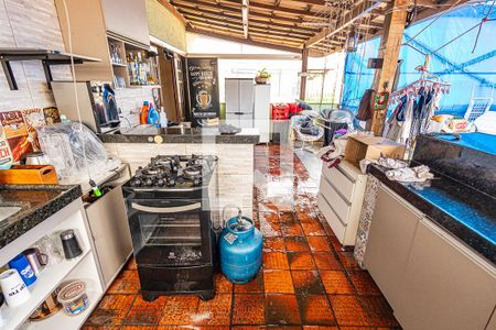 Casa à venda com 333m², 3 quartos e 2 vagas Casa à venda com 333m², 3 quartos e 2 vagasEspaço gourmet e area de serviço