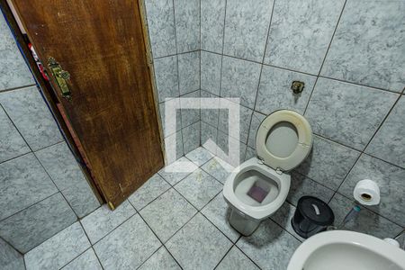 Casa à venda com 333m², 3 quartos e 2 vagas Casa à venda com 333m², 3 quartos e 2 vagasBanheiro