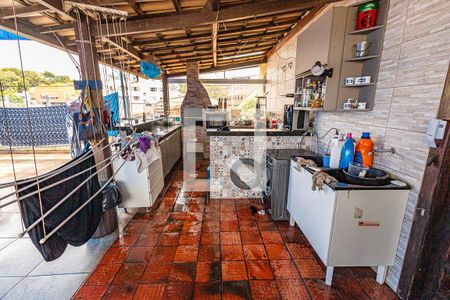 Casa à venda com 333m², 3 quartos e 2 vagas Casa à venda com 333m², 3 quartos e 2 vagasEspaço gourmet e area de serviço