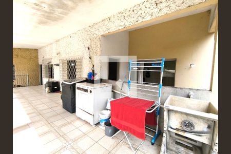 Casa à venda com 1661m², 3 quartos e 6 vagas Casa à venda com 1661m², 3 quartos e 6 vagasÁrea de Serviço
